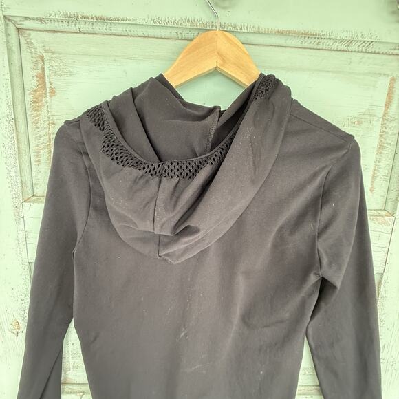 Fabletics Black Megan Seamless Pullover Hooded Activewear Mesh‎ Trim Top Medium - Picture 8 of 9